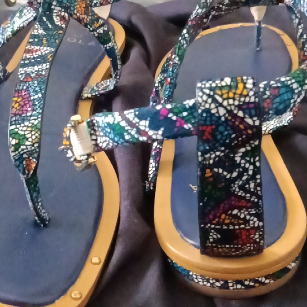 Multi-Color Sandals - Picture 3 of 8